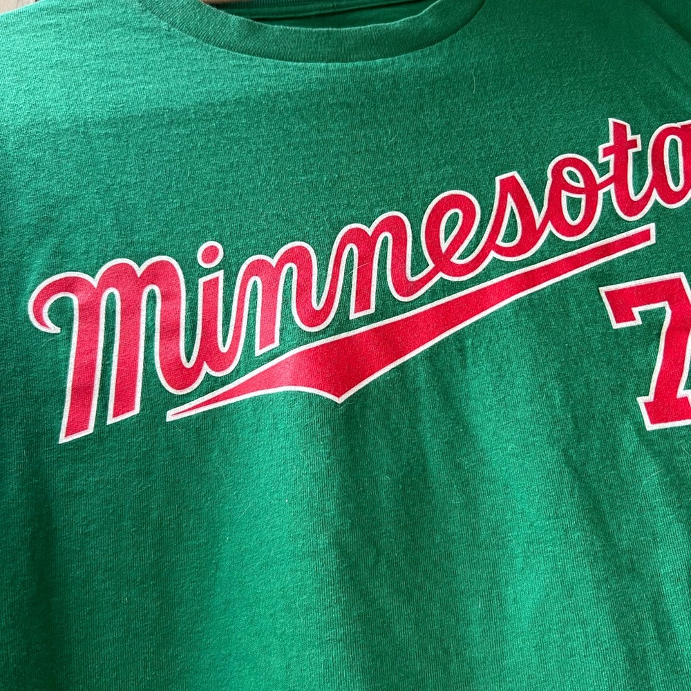 Green Minnesota Graphic Tee In Great Shape!